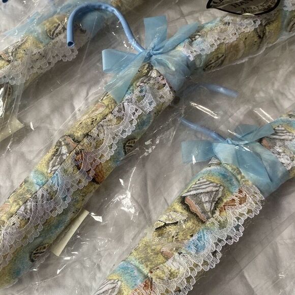 New Set of 3 Vintage Scented Padded Lingerie Sweater Hangers -seashells lace gra - Picture 3 of 6